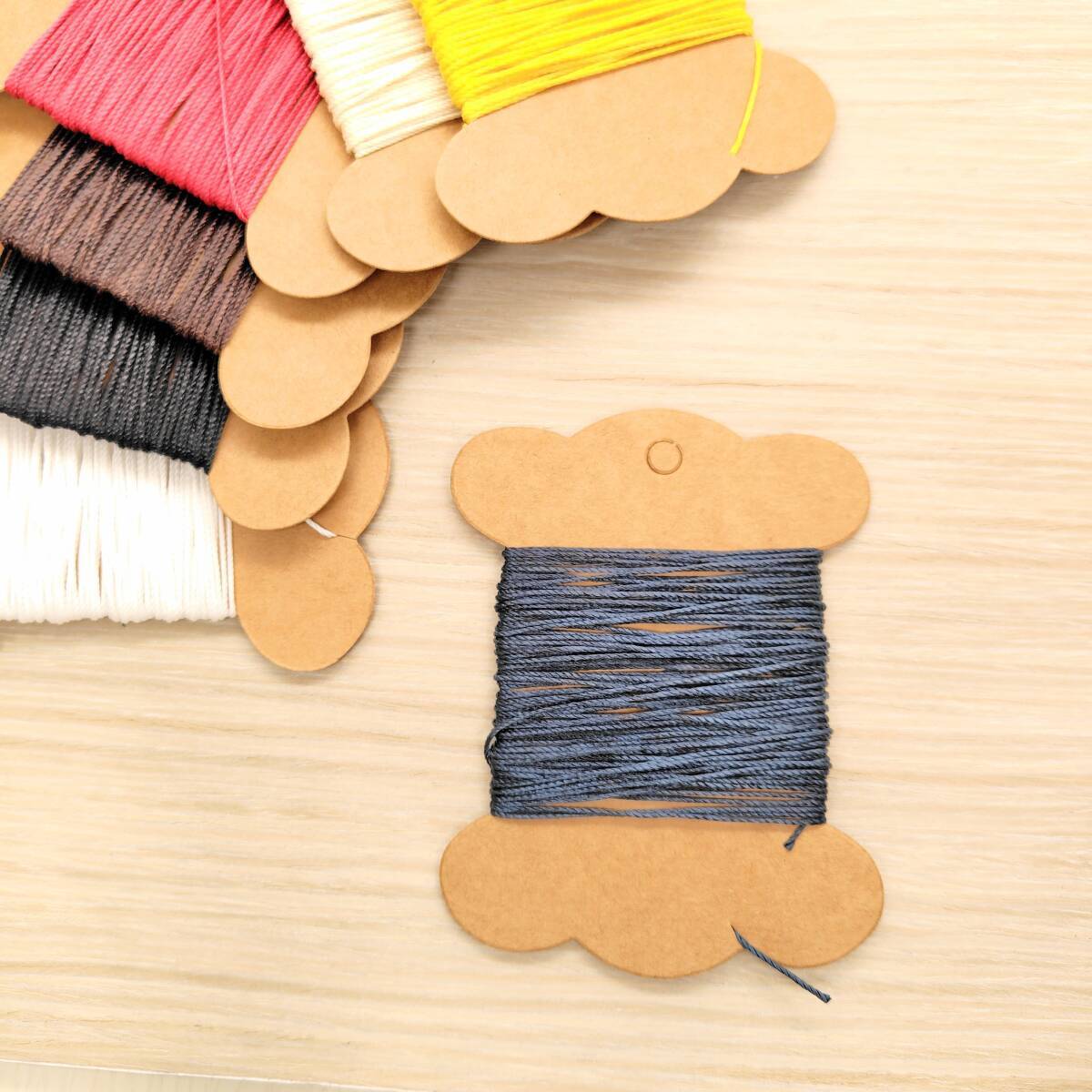 ロウビキ 蝋引き糸 丸紐 0.8mm 10m ネイビー ロウ引き ワックスコード 手縫い糸 紐 糸 レザークラフト マクラメ拍卖