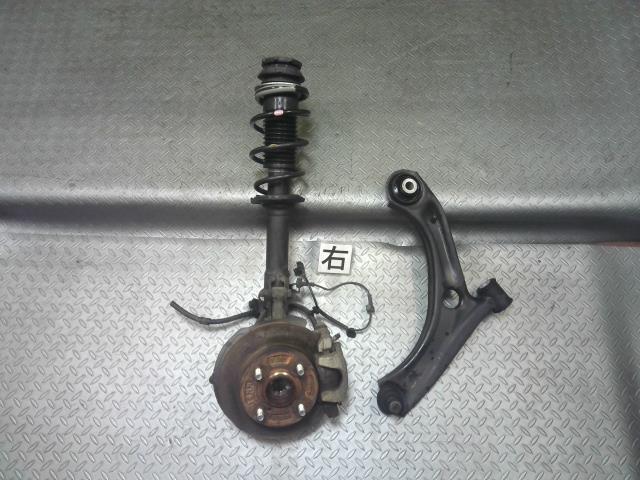スズキ(SUZUKI)※同梱不可※ワゴンR MH95S 右フロントストラット 品番 41601-63R01 ナックル ロ-タ- キャリパ- ABS ロアア-ム付拍卖