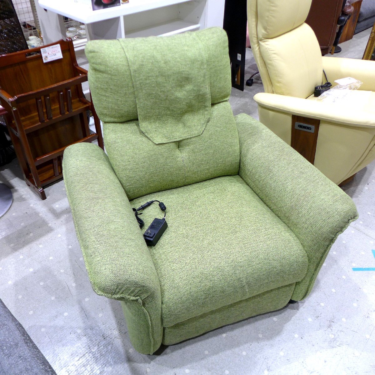 6750T ニトリ 電動リクライニング ソファ パーソナルチェア ひとり掛け 1人 布 グリーン系 家財便Dランク 愛知県東海市 店頭渡し歓迎拍卖