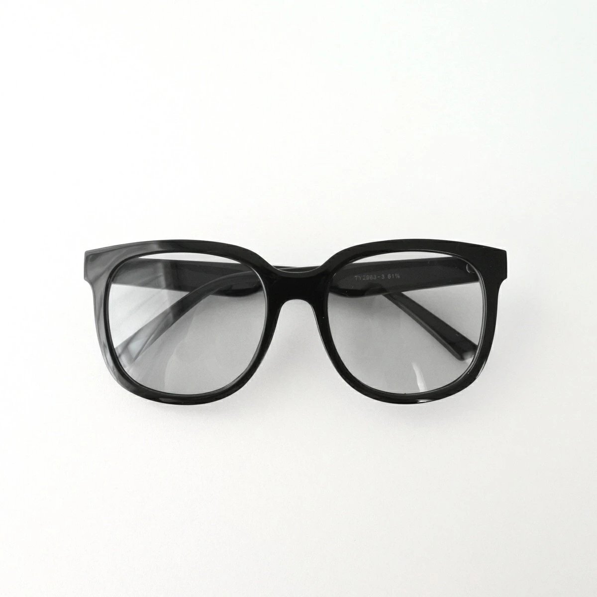 サングラス メンズ レディース スクエア グレー 薄い色 黒縁メガネ 大きめ 小顔効果 運転 眼鏡拍卖