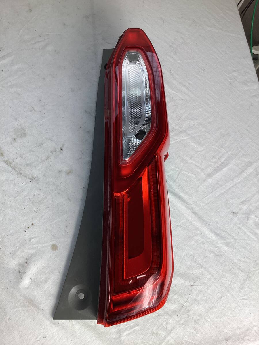 ホンダ NBOX テールランプ右側拍卖