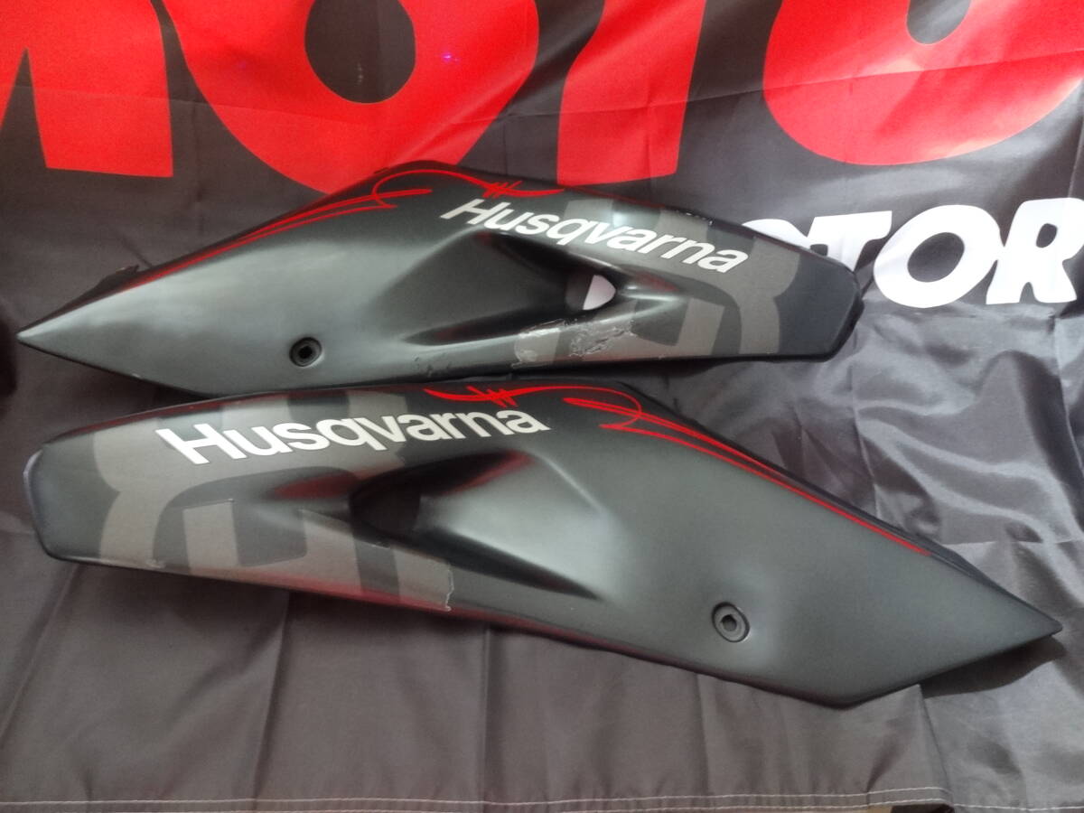 ◆◇ハスクバーナ HUSQVARNA サイドカバー 左右◇◆拍卖