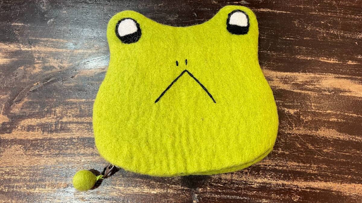 かわいい!!と評判★フェルトポーチ ハンドメイド カエルの顔 ライトグリーン★小物入れ コスメポーチ拍卖