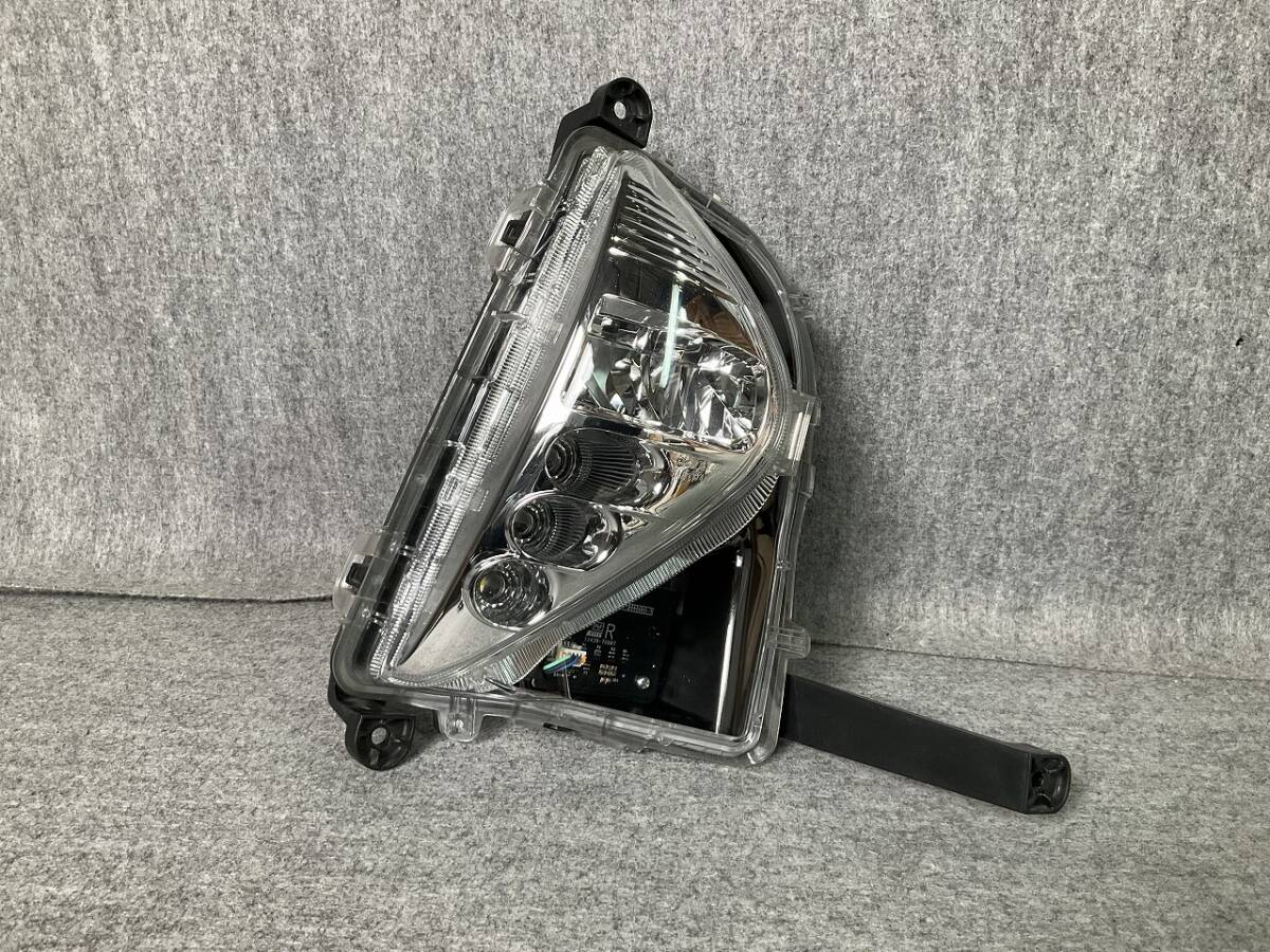 5266-K0 プリウス ZVW50 フォグランプ LED 前期 右 ☆拍卖