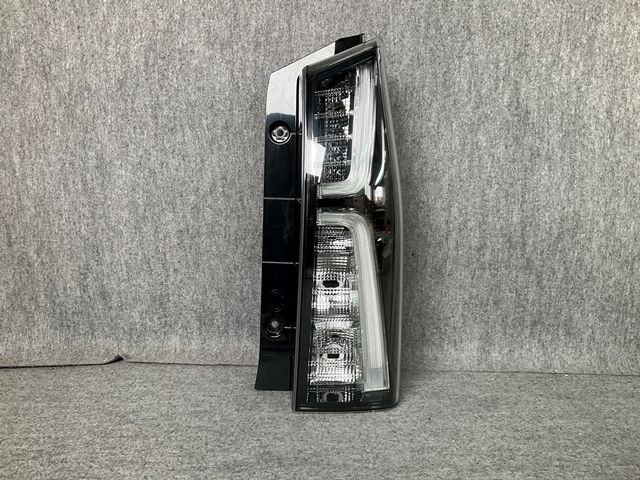 5180-U0 タント LA650S テール レンズ LED 右 ☆拍卖