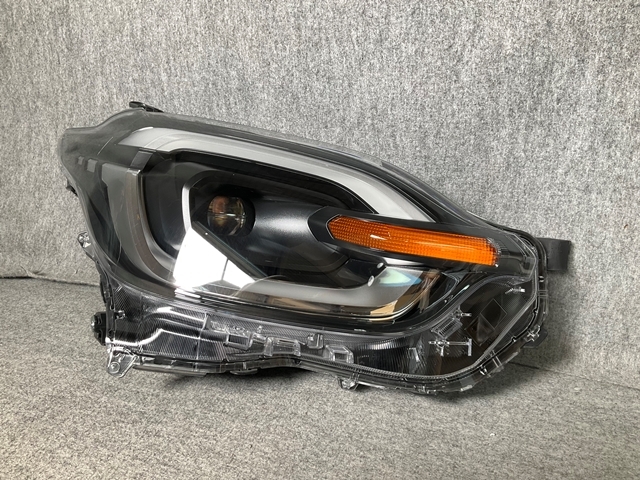 5192-P4 シエンタ MXPC10 ヘッドライト LED 右 ☆拍卖