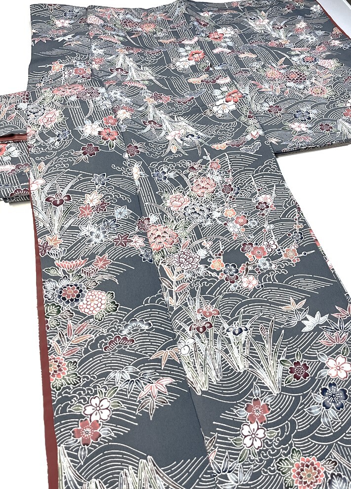 花とら●リサイクル着物 小紋 灰 型染 紅型風 ちりめん 着用可能 リメイク 素材 250526拍卖