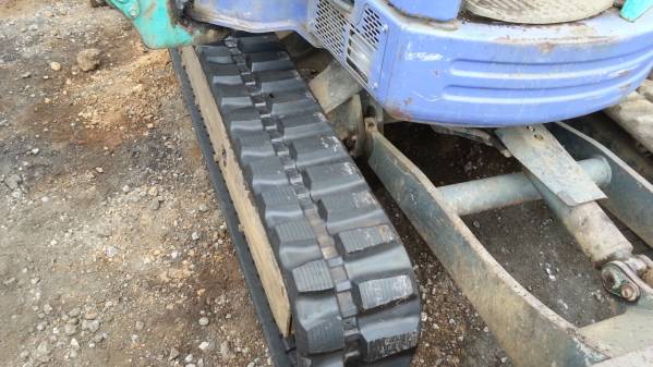 ゴムクローラー 300×82×55.5 オフセットタイプ 重機 ヤンマー VIO30-1 2 3 コマツ PC30FR-2 ゴムクロ 建機 ユンボ 拍卖