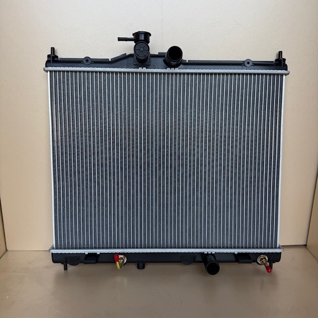ラジエーター 新品 NV200バネット ラジエター A/T 即納 ラジエター 21460-JX10A拍卖