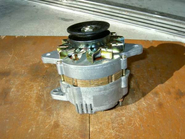 コマツ、産業機械用オルタネーター(ダイナモ)リビルト品 100211-0980、600-821-2340拍卖