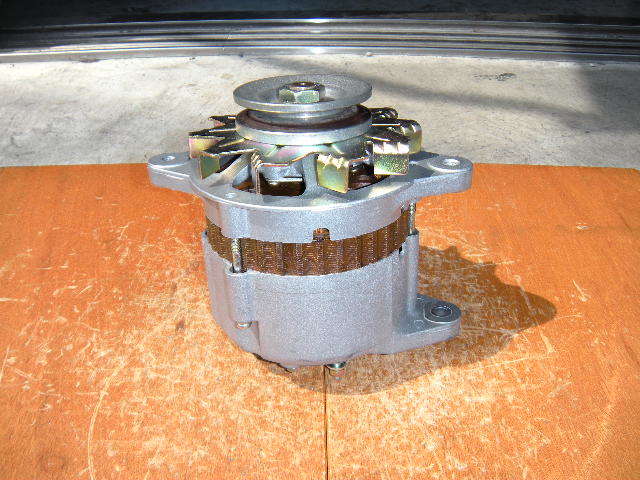 井関農機,イセキトラクター/いすゞ,トラクター用オルタネーター(ダイナモ)リビルト品 LR135-116,LR135-104,6581-200-349-0,5-81200-349-0拍卖