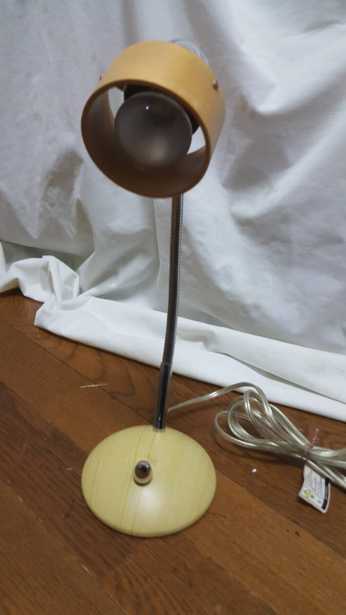 【家電】 ユーワ 無段階調光 テーブルスタンド YTL-300 お洒落な卓上照明 動作確認済み拍卖