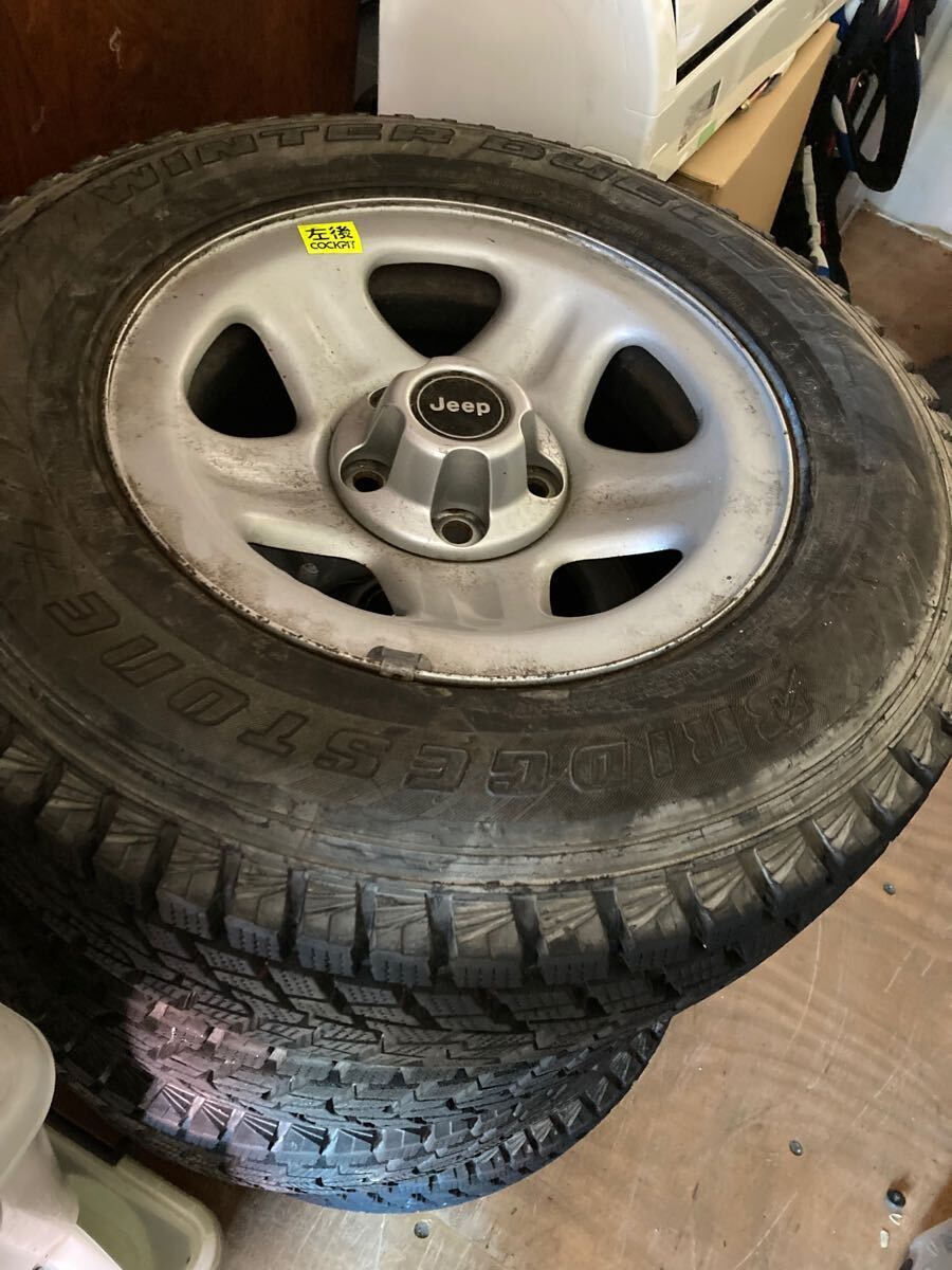 【自動車部品】 ジープ Jeep 純正 ホイール キャップ付き スタッドレス 4本 ブリジストン 付き 225/70R15拍卖