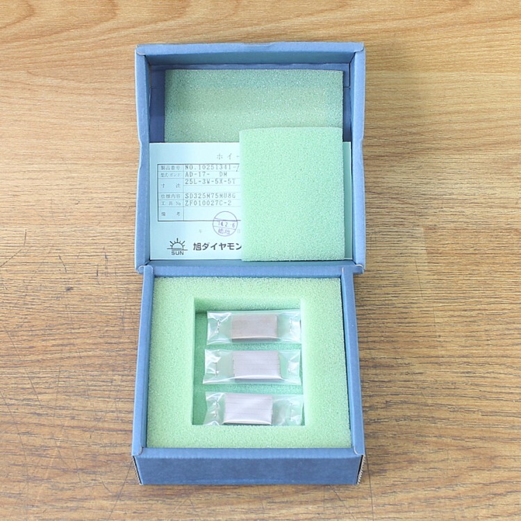 未使用)旭ダイヤモンド 25L-3W-5X-T (18枚)ダイヤモンドチップ コンパックス ロウ付けチップ? ホイール/カッター/バイト/ドレッサー拍卖