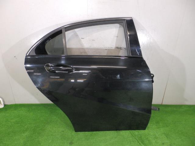 ベンツ Aクラス W176 DBA-176042 右リアドア 270 250675拍卖