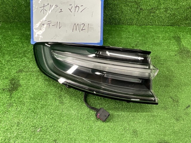 ポルシェ マカン 3BA-J1K30 左テールランプ拍卖