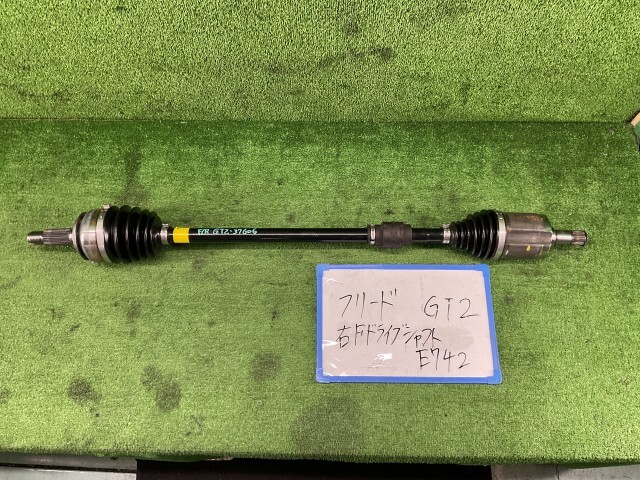 フリード 5BA-GT2 右フロントドライブシャフト クロスター 5人拍卖