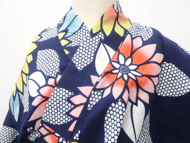 《京都一輝堂》【着物】 浴衣 昭和レトロ コーマ地 花文 身丈約155cm 裄丈約63.5cm r7z06-562拍卖