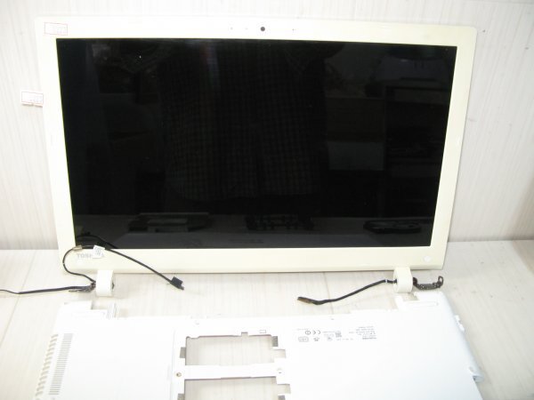 5223◆東芝⇒dynabook T75/TG 15.6インチ液晶(フルHD:1920*1080)表示なし、画面右角にヒビ割れありそう拍卖