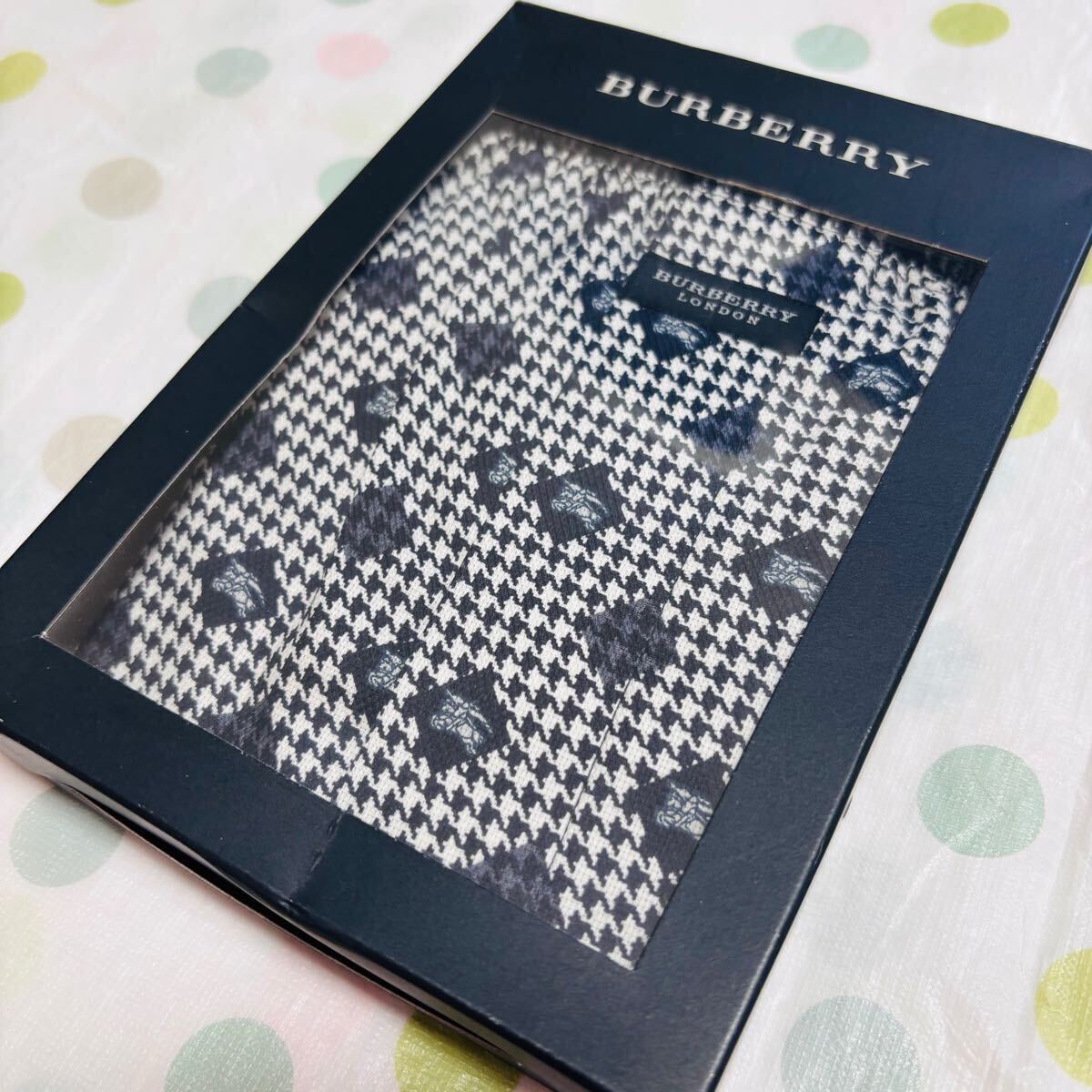 【人気柄】新品/BURBERRY/Mサイズ/トランクス/バーバリー/下着/メンズ/綿100%/未使用/正規品/紳士用/匿名配送/即決/ノバチェック/箱入り/58拍卖