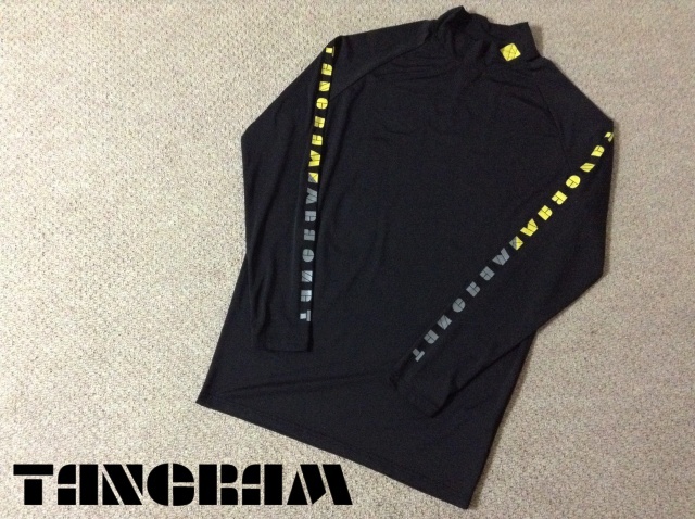 ★美品★タングラム ゴルフ ストレッチ フィット ロゴ モックネック 長袖シャツ 黒 ブラック Lサイズ 袖プリント TANGRAM GOLF TGS-MT24拍卖