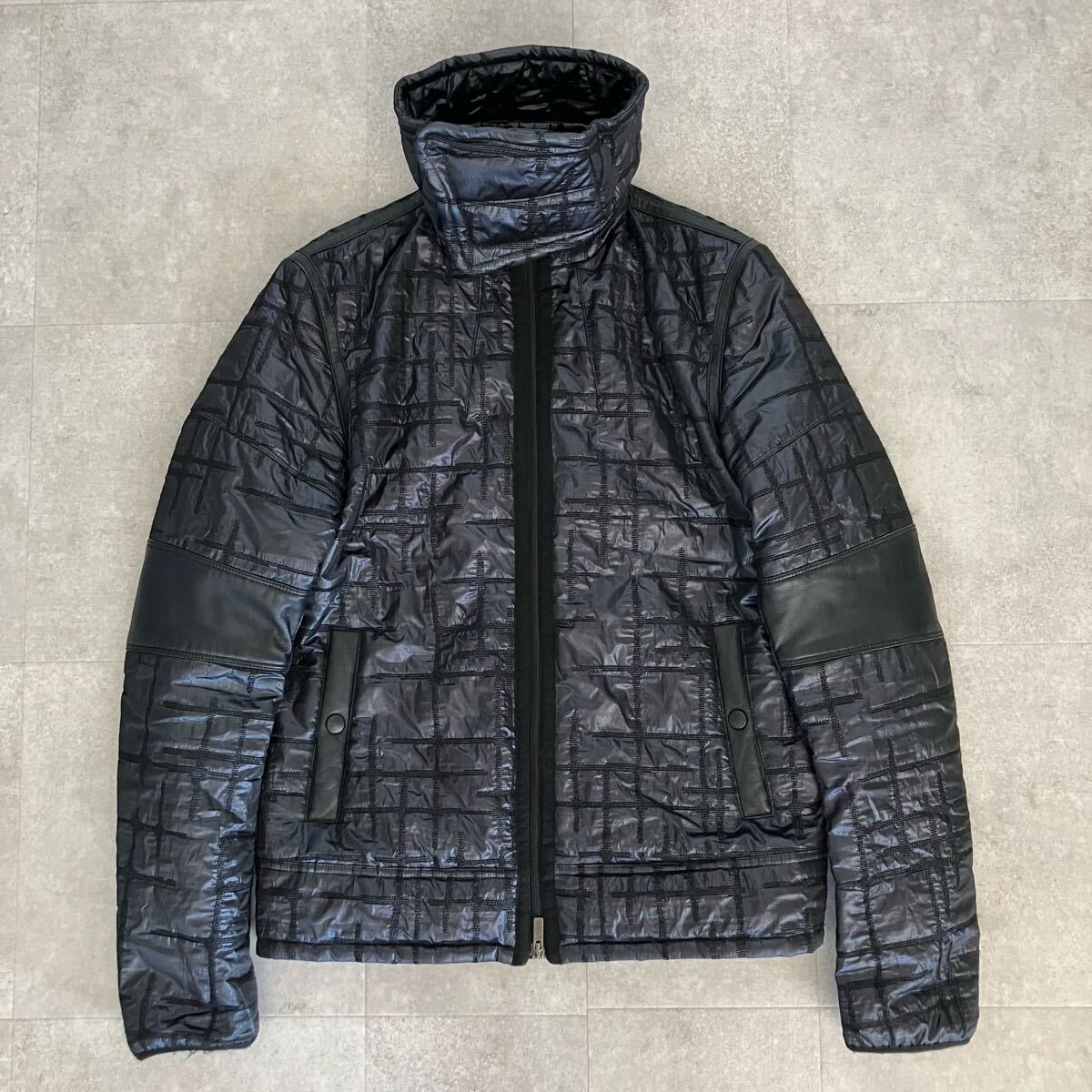 ●美品 EMPORIO ARMANI エンポリオアルマーニ JOHNNY LINE 中綿入り ジップアップ ブルゾン/レザー使用/size48/メンズ/正規品拍卖