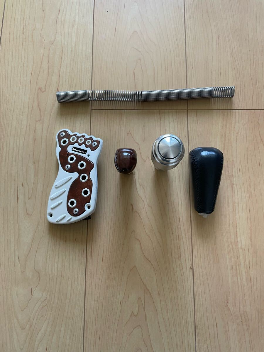 ローレル32革シフトノブ 他シフトノブ アクセルペダル拍卖