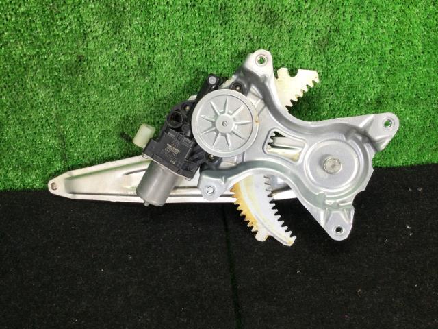 タンク DBA-M900A 右Rドアレギュレータ・モーター G S B82 69803-B1070拍卖