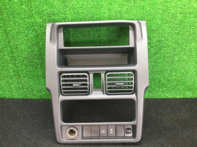 NT100クリッパー 3BD-DR16T その他 内装部品 DX 農繁 4WD 26U オーディオパネル拍卖