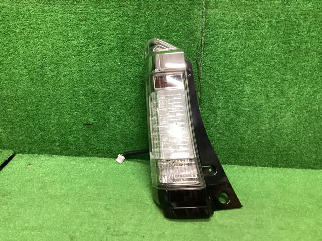N-BOX DBA-JF1 左テールランプ カスタムG SSパッケージ NH624P 33551-TY0-J51拍卖