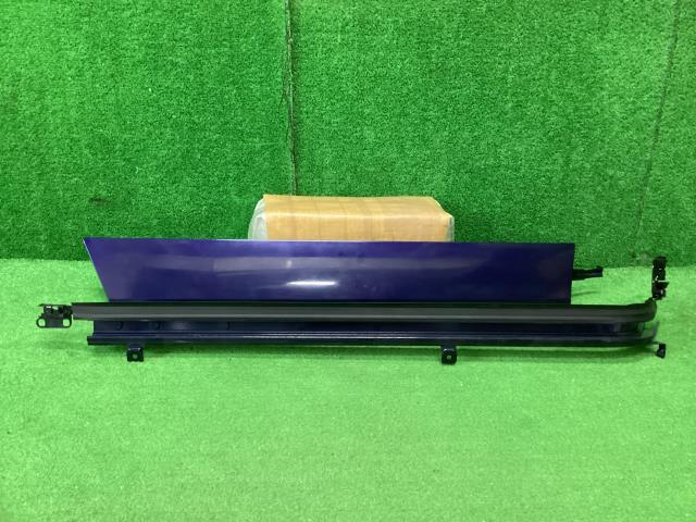 セレナ DAA-GFC27 その他 外装部品 ハイウェイスター Vセレクション 8人 RBR スライドレールカバー左拍卖