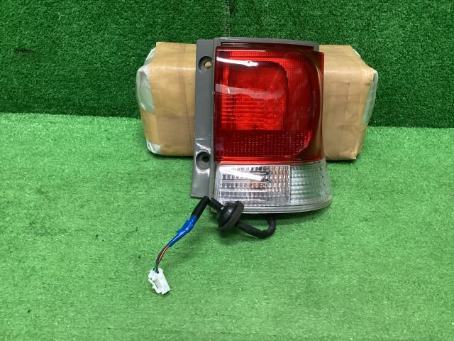 タント DBA-L375S 右テールランプ X G51 81550-B2430拍卖