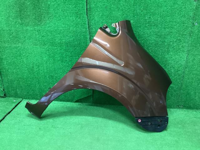ポルテ DBA-NCP141 右Fフェンダー F 4U3 53811-52430拍卖