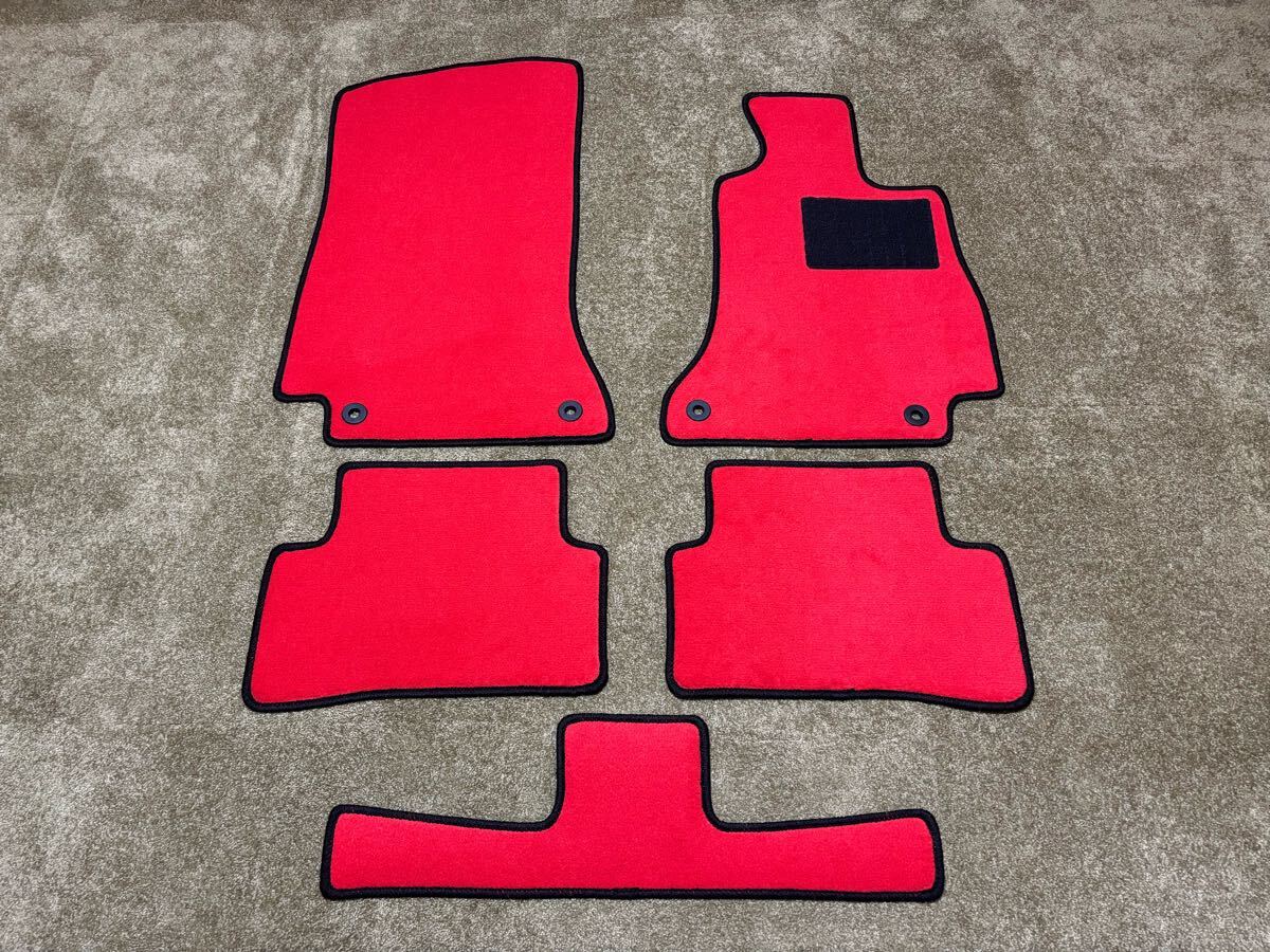 ■送料無料■メルセデスベンツ Cクラス W205 セダン/ワゴン 赤無地 フロアマット カーマット 日本産 新品(年式:H26年7月~現行)拍卖