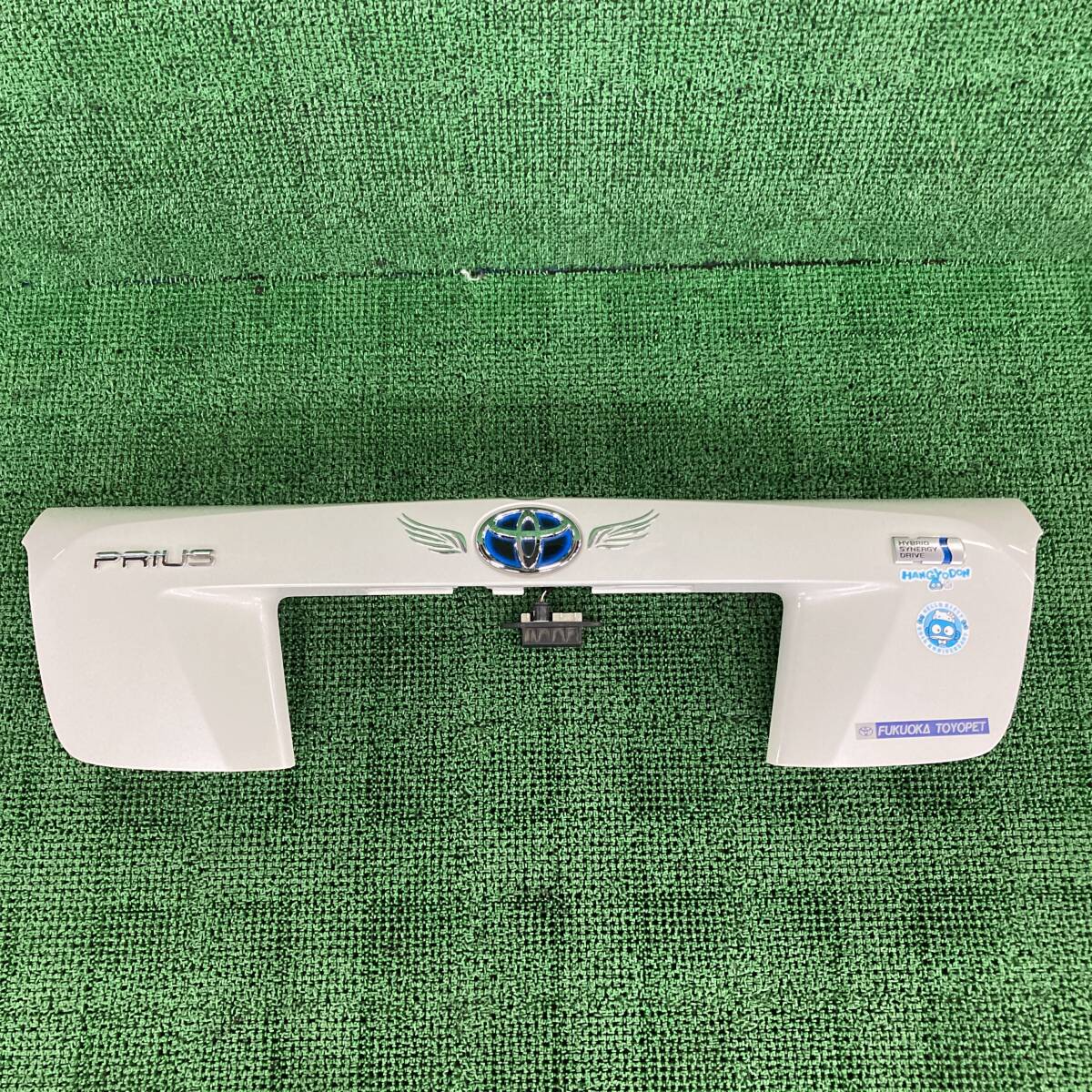 ★☆プリウス ZVW51 A リアガーニッシュ フィニッシャー カラー 070 バックドアスイッチ付 (A0833)☆★拍卖