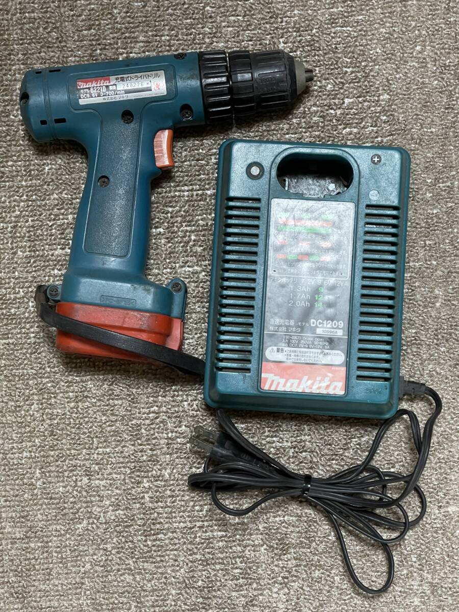 【送料無料】 makita 充電式ドライバドリル 6221D 充電器 DC1209  中古    拍卖
