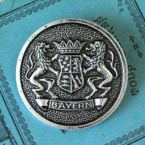 即決 大きなメタルボタン 1個 φ38mm バイエルン紋章 エンブレム ライオン 獅子 フランス輸入拍卖
