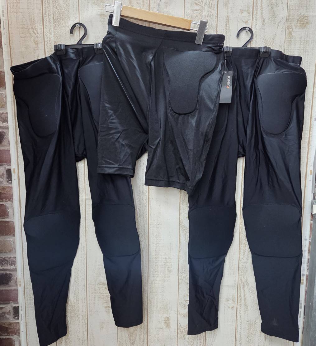 送料無料S94957 IGNIO ヒップガード プロテクター付き インナー タイツ 3セット Lサイズ メンズ スポーツ 未使用拍卖