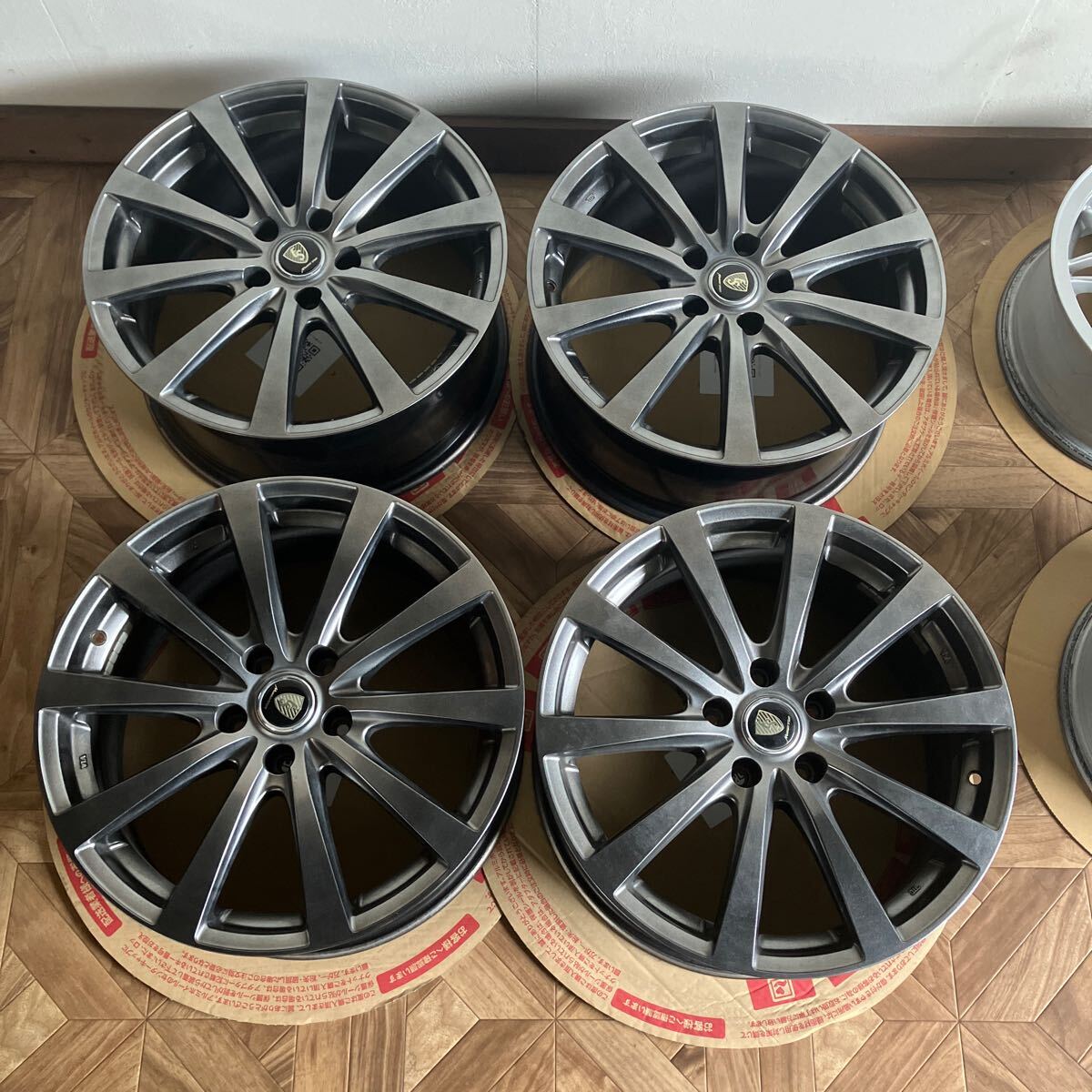 【本州限定商品】18インチホイール4本セット pcd114.3 8J+45 拍卖