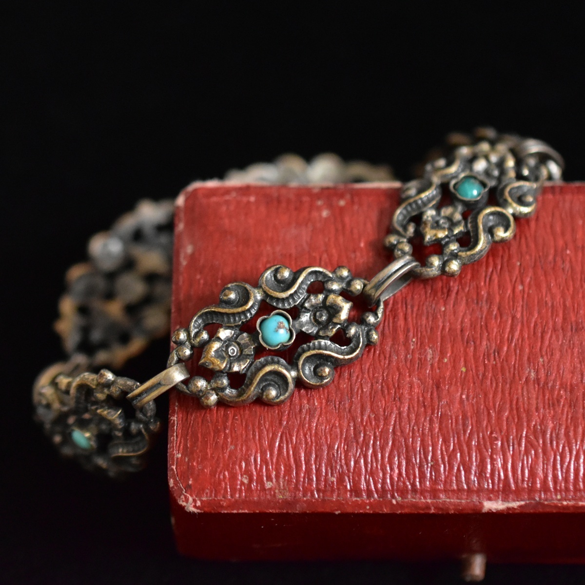 アンティーク オーストリア=ハンガリー帝国刻印 銀/Silver/シルバーとターコイズ/トルコ石の重厚なブレスレット シルバー700拍卖