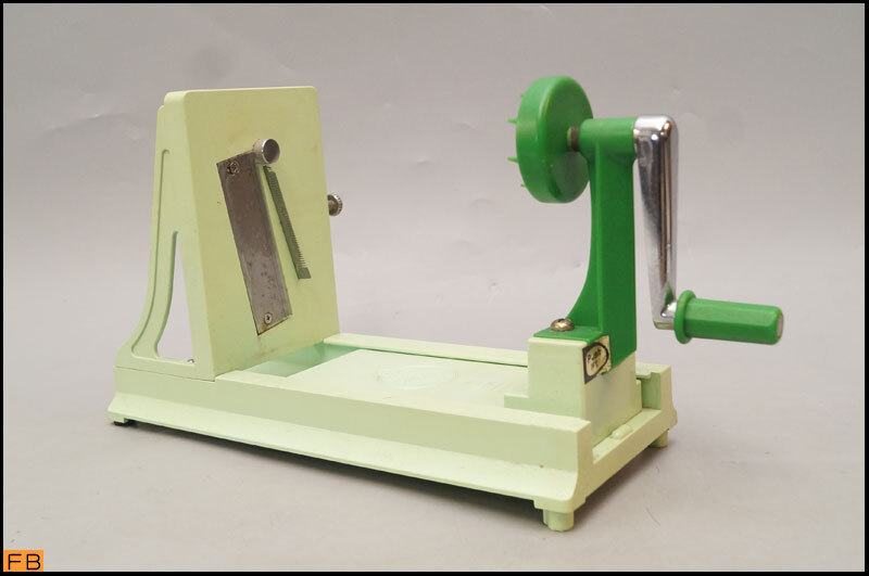 税込◆ベンリナー◆かつらむき器 菜麺器 日本製 手回し式 業務用 厨房 大根 人参 じゃがいも 千切 ラセン切 リボン切 薄切-D1-177拍卖