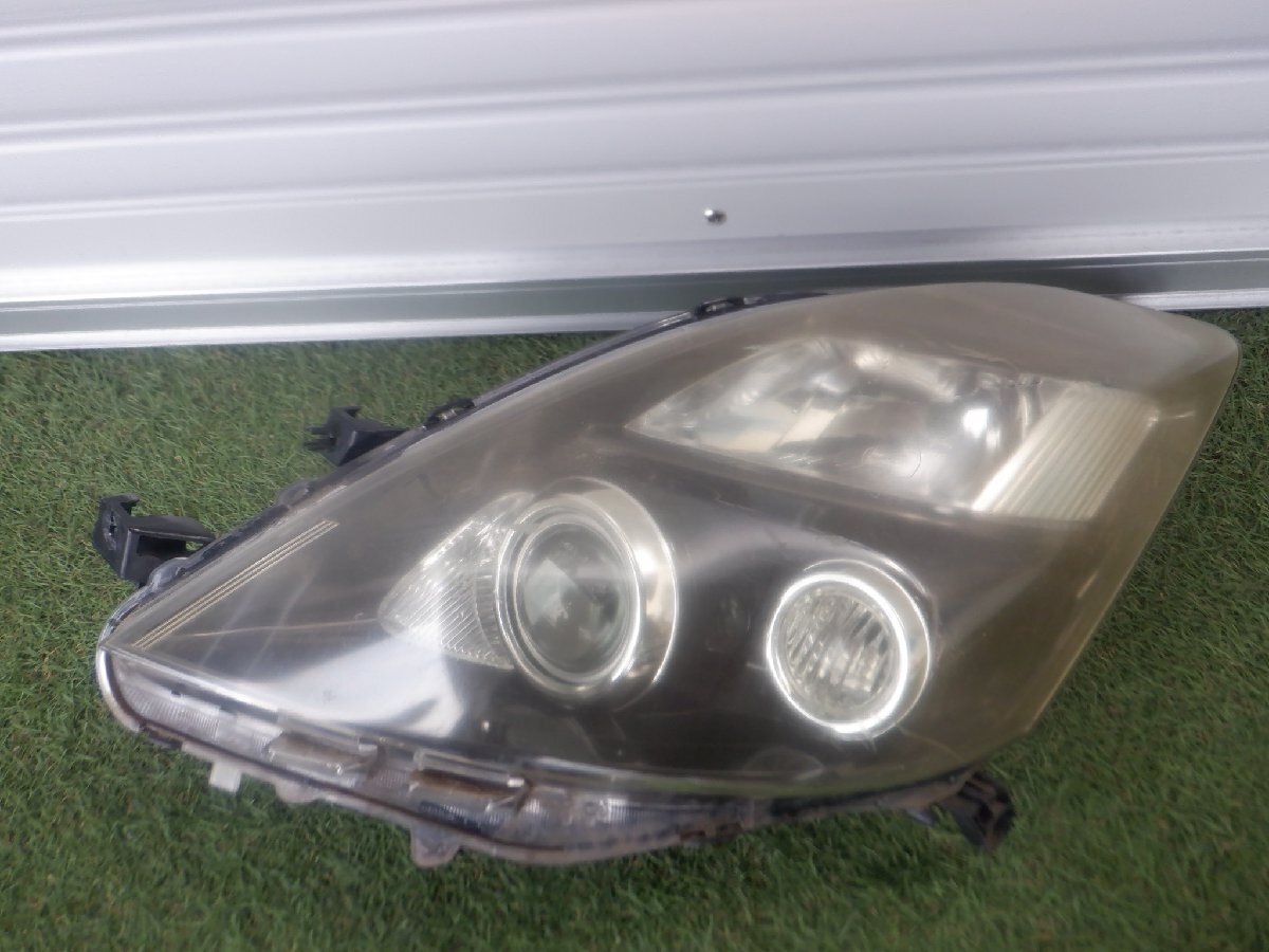 純正 ANM10 ANM15 ZNM10 ZNM15 アイシス プラタナ 後期 キセノン HID ヘッドライト ヘッドランプ 左側 助手席 KOITO 44-72 m-25-6-568拍卖