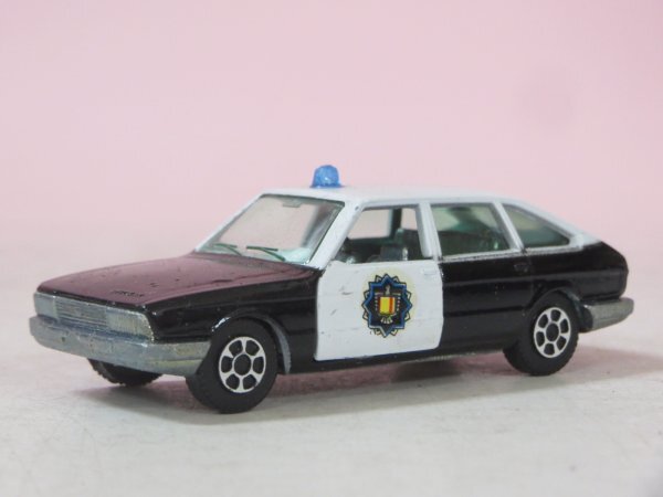 71901■ピレン  Pilen  クライスラー150 (パトカー)拍卖