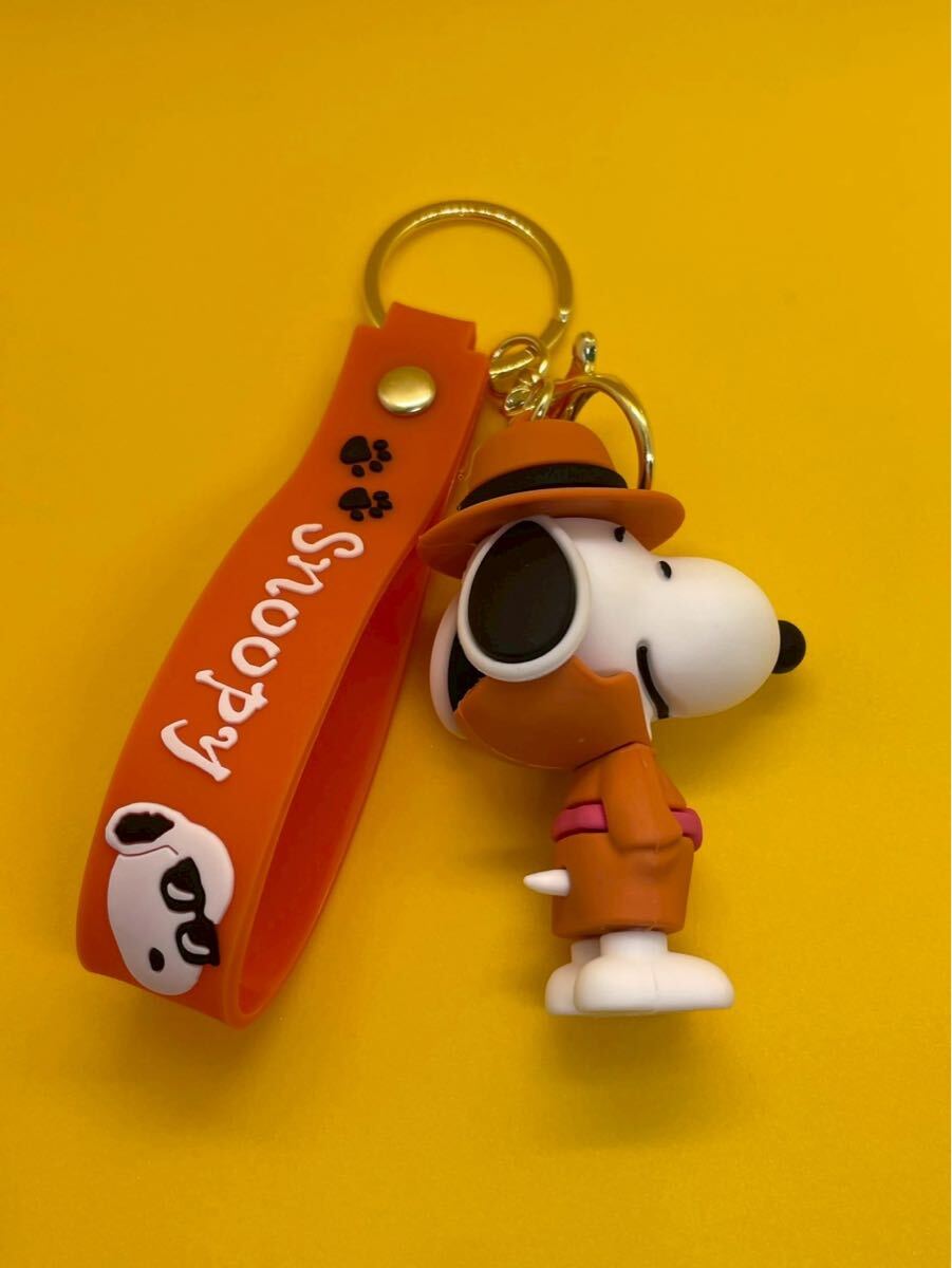 【新品未使用】SNOOPY スヌーピー シリコンキーホルダー オレンジ コート キーホルダー拍卖