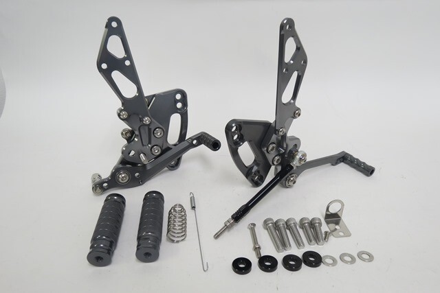 ニンジャ1000 Z1000 2011-2016 ABS 調整式 バックステップセット CNC 灰【st-z1000-11b】拍卖