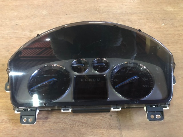 キャデラック★エスカレードEXT★純正スピードメーターASSY★ESCALADE部品取り車★★ESV拍卖