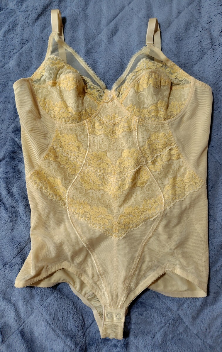 補正下着 ボディスーツ ダイアナ ダイアジェンヌ サイズ:A110Q カラー:イエロー(花柄) 季節物 限定品拍卖