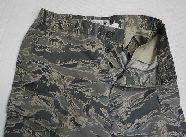 MP69米軍USAFアメリカ古着エアフォース タイガーカモ柄カーゴパンツ34ミリタリーパンツABU8ポケット迷彩ACU空軍コンバットDSCP戦闘服拍卖