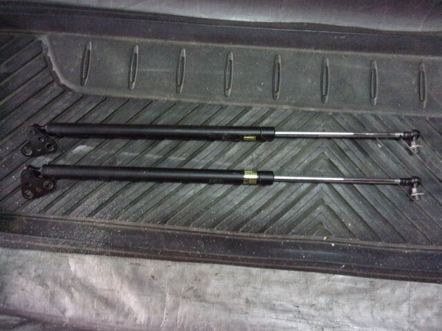 【2694】アトレー S321G バックドアショック ゲートショック ショックアブソーバー 68960-B5060 VK25 DAX8 DAX9 棚A2-6拍卖