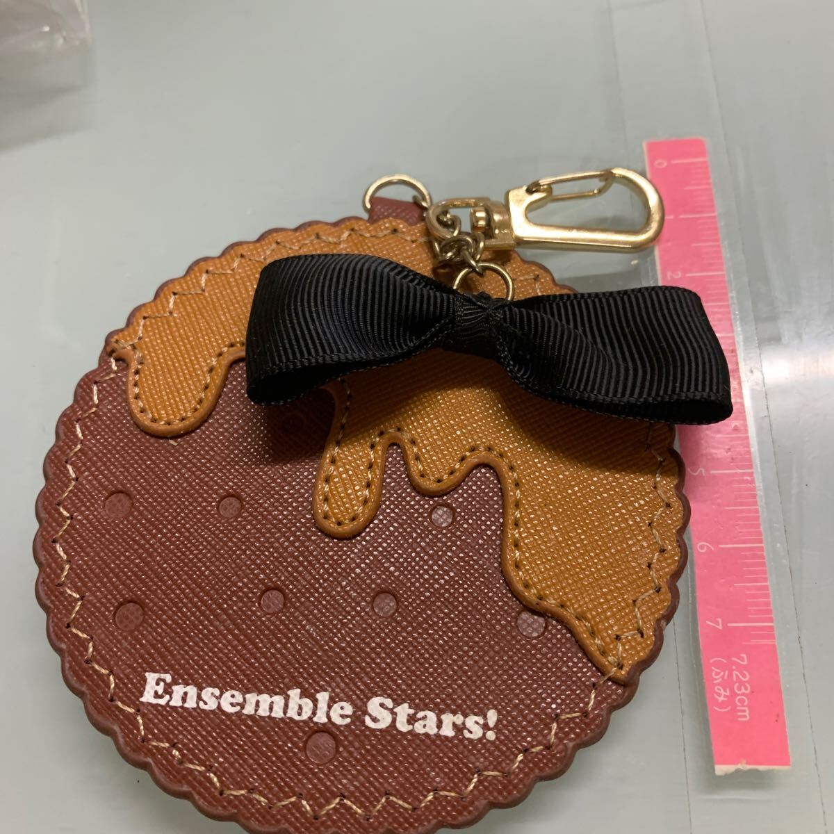 キャラメルチョコ リボンビスケットバッグチャーム(カンバッジホルダー) 「あんさんぶるスターズ!」拍卖